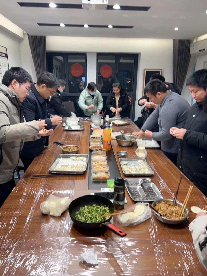 通達軟件公司組織開展“情暖冬至，餃香飄逸”冬至包餃子活動